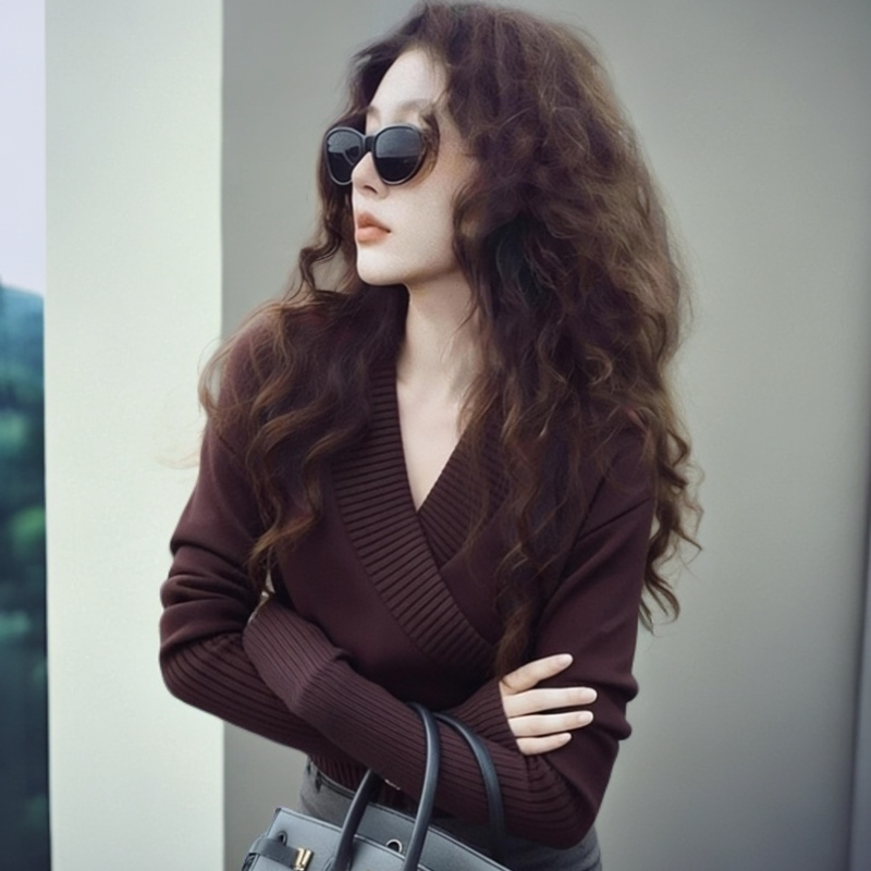 法式交叉V领毛衣女秋冬新款氛围感穿搭收腰显瘦百搭短款针织上衣