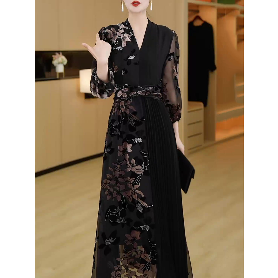 高级感时尚气质收腰连衣裙2025夏季新款高档系带修身显瘦减龄长裙