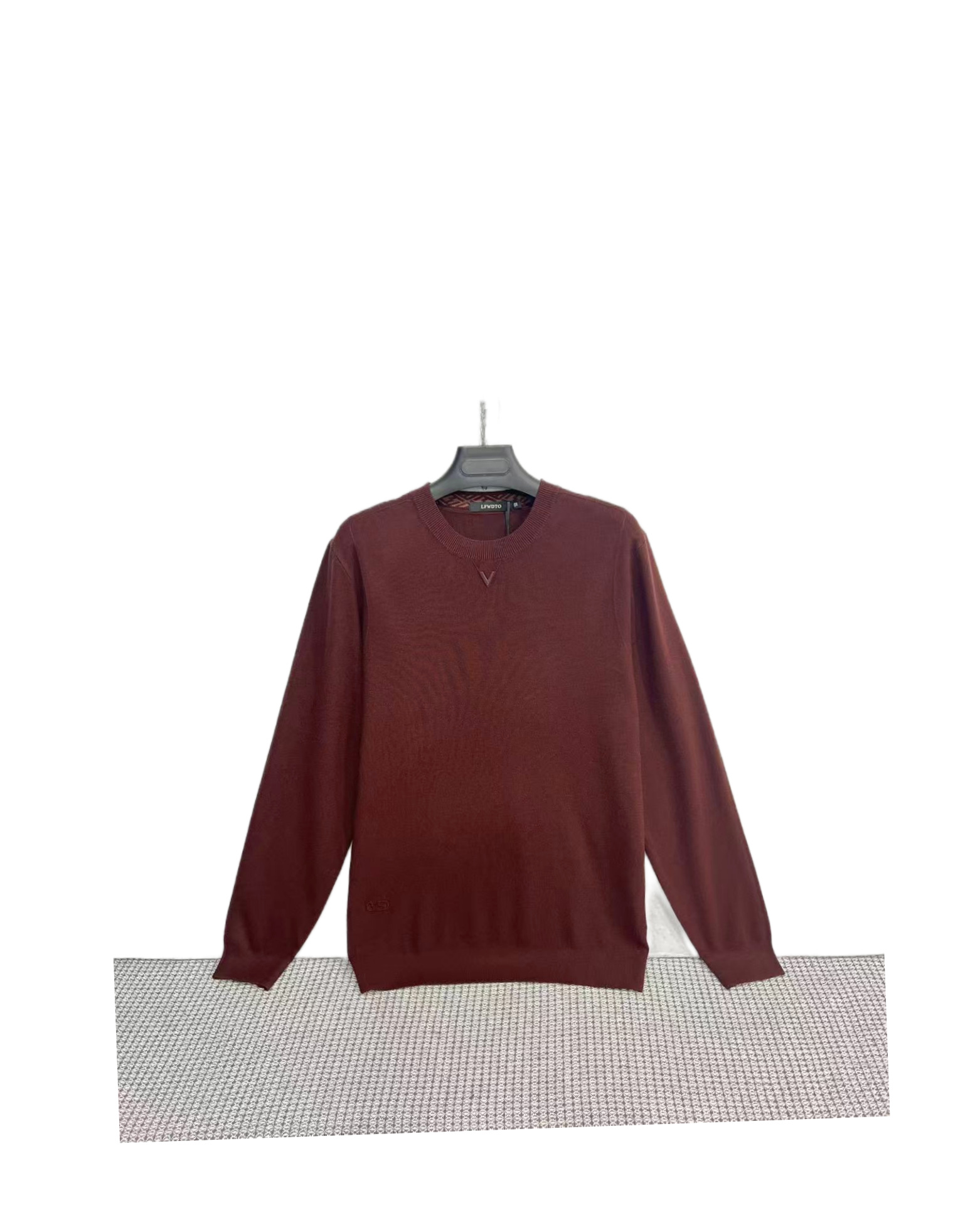 B 7722  男款  圆领  纯色 字母装饰  舒适 百搭 针织衫