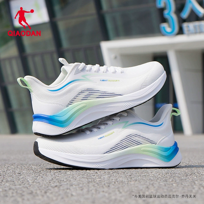 【驰风】乔丹2025新款超轻减震跑鞋防滑高弹网面情侣跑步鞋运动鞋