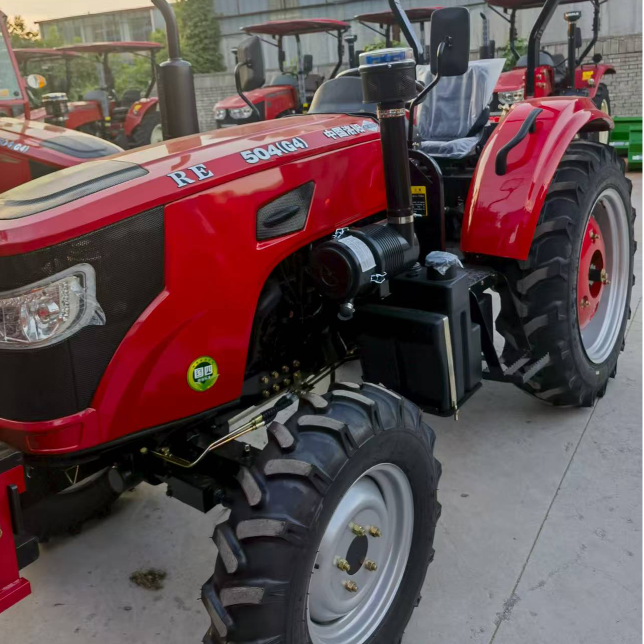 性价比划算的一款机型，前后满配重，大轮胎，配备四达品牌发动机