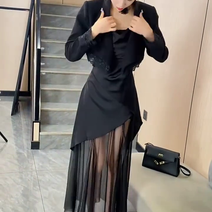 2025夏季新款时尚显瘦气质女士网红休闲洋气法式套装百搭D6309