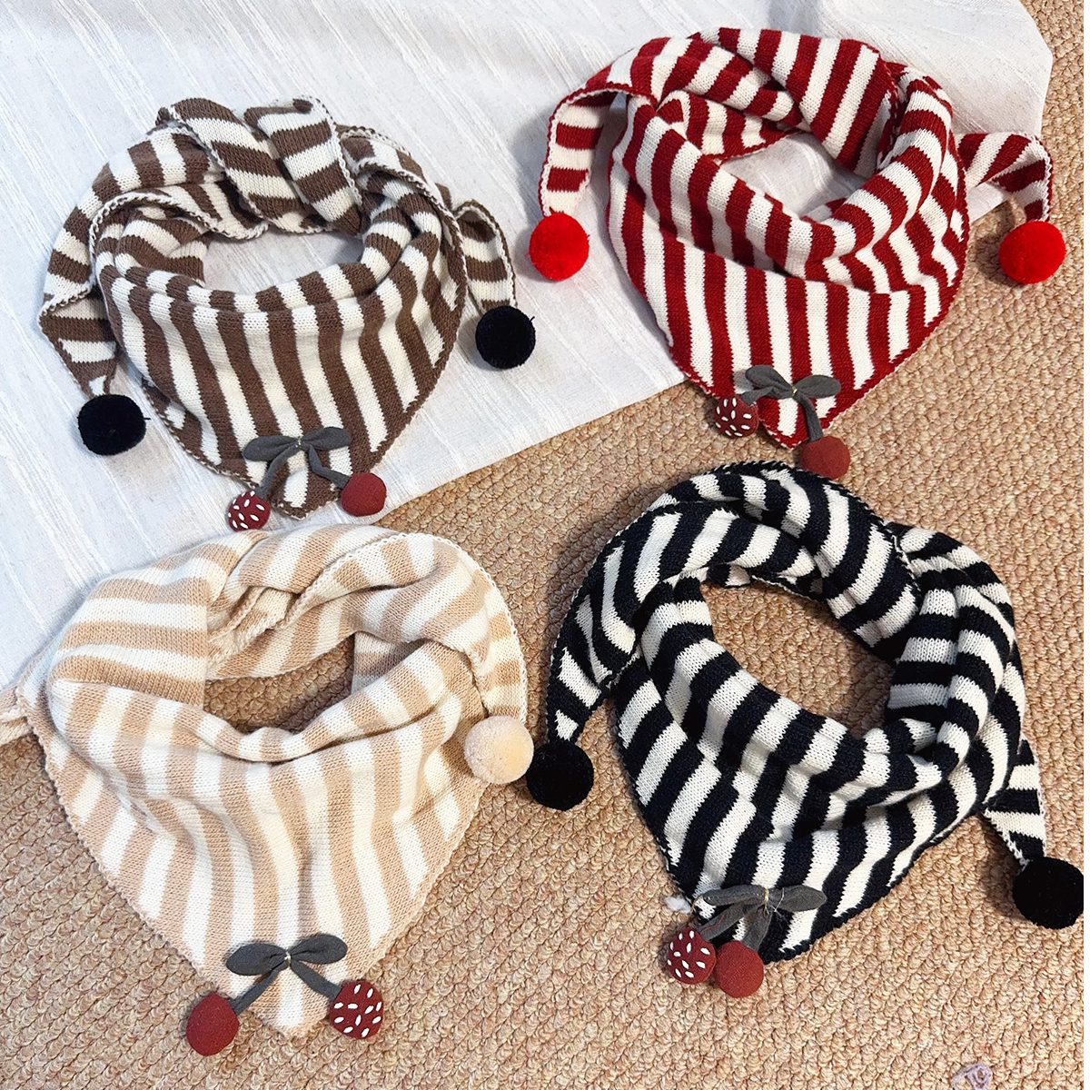 宝宝围巾冬天条纹针织毛球三角巾保暖秋冬毛线围巾婴幼儿男女童潮