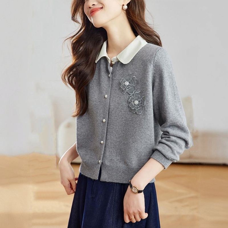 立体花朵拼色翻领针织开衫女2025新款秋冬超好看外搭短款毛衣外套