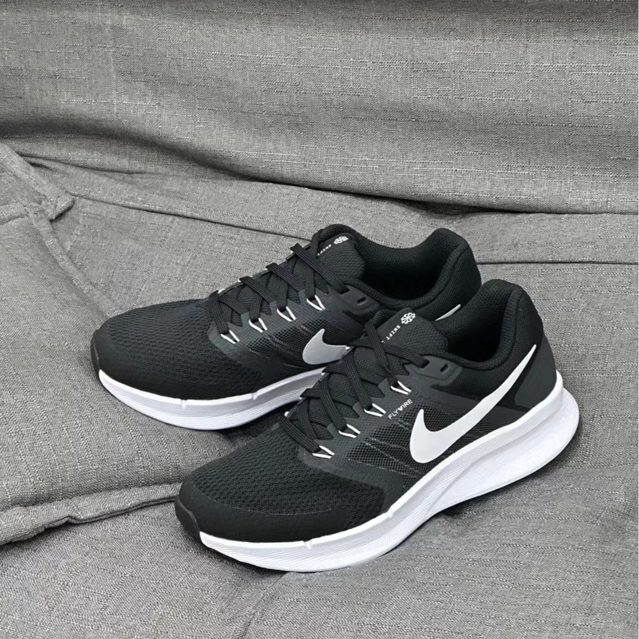 Nike耐克RUN SWIFT 3 男女款低帮黑色网面透气跑步运动鞋官方正品