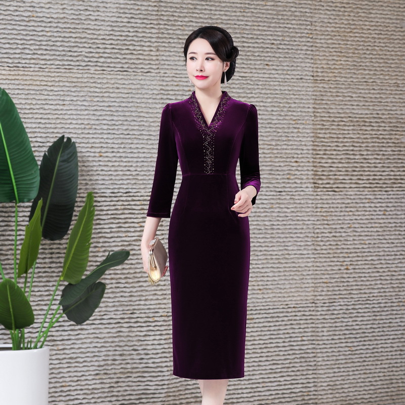 秋冬新款时尚手工钉珠金丝绒旗袍改良妈妈气质婚礼宴会中长款旗袍