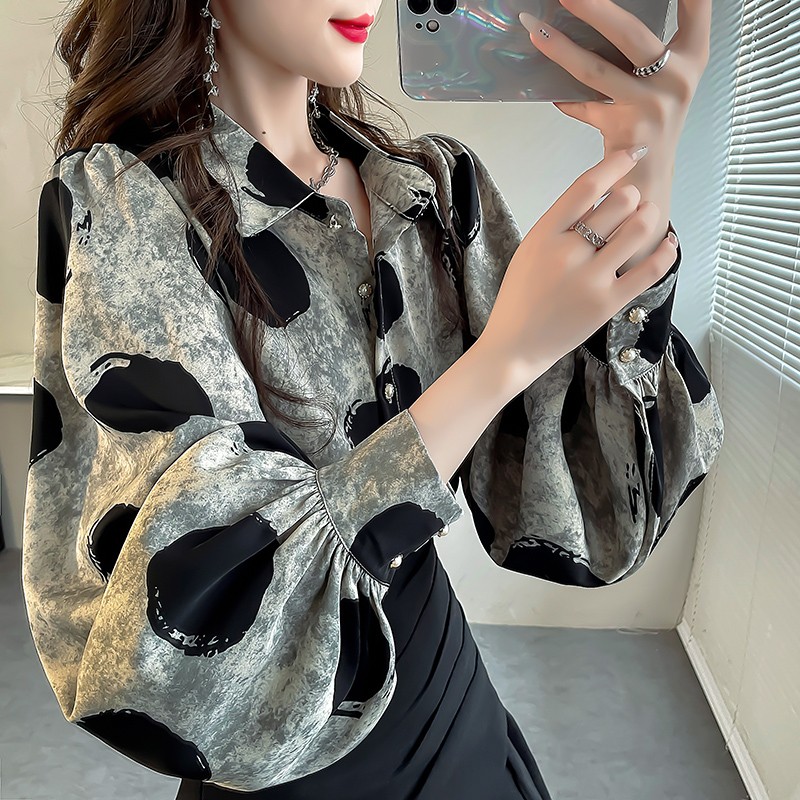 秋季新款风情万种的衬衫女宽松遮肉设计感灯笼袖衬衣独特别致上衣