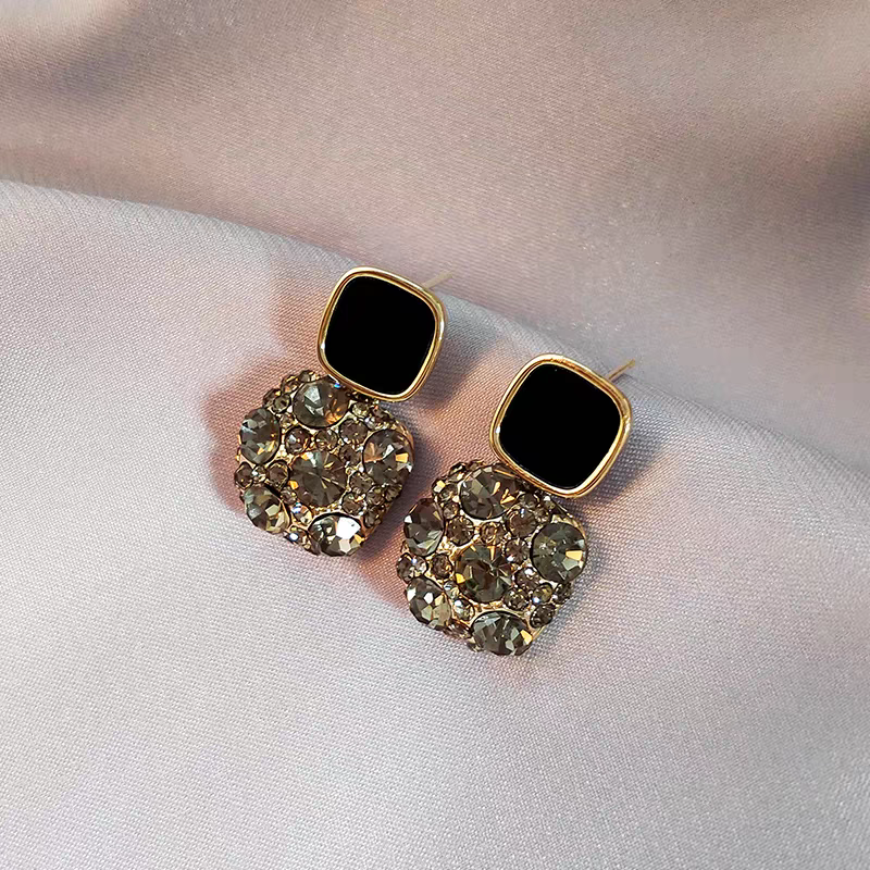 铜合金合成锆石耳饰 气质轻奢时尚个性精致设计黑色耳环百搭5409
