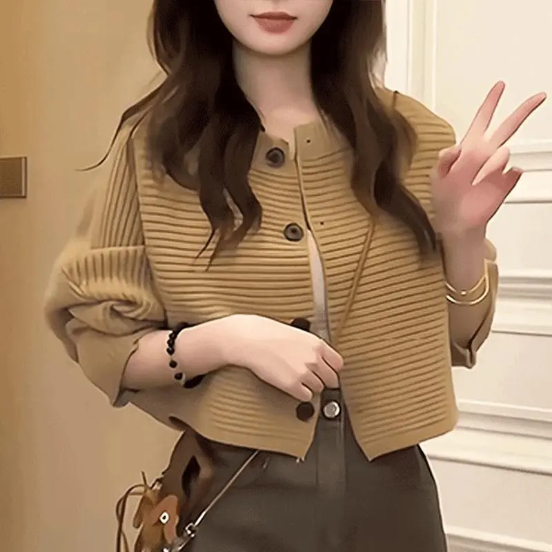 早秋女款小香风短款外搭针织开衫毛衣女2024新款针织长袖上衣9918