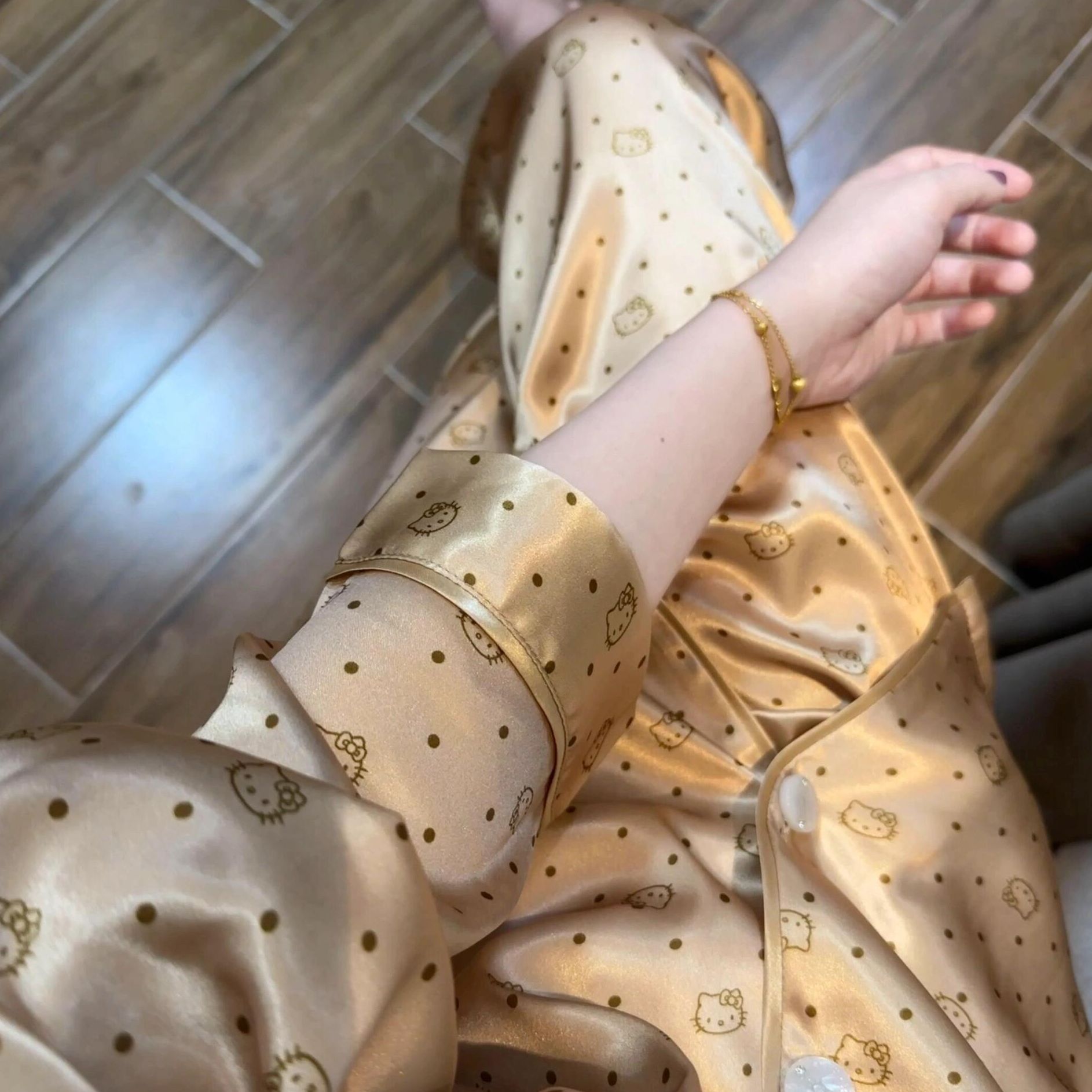 ins韩版卡通波点kt猫睡衣女夏款冰丝大码高级仿真丝绸家居服套装