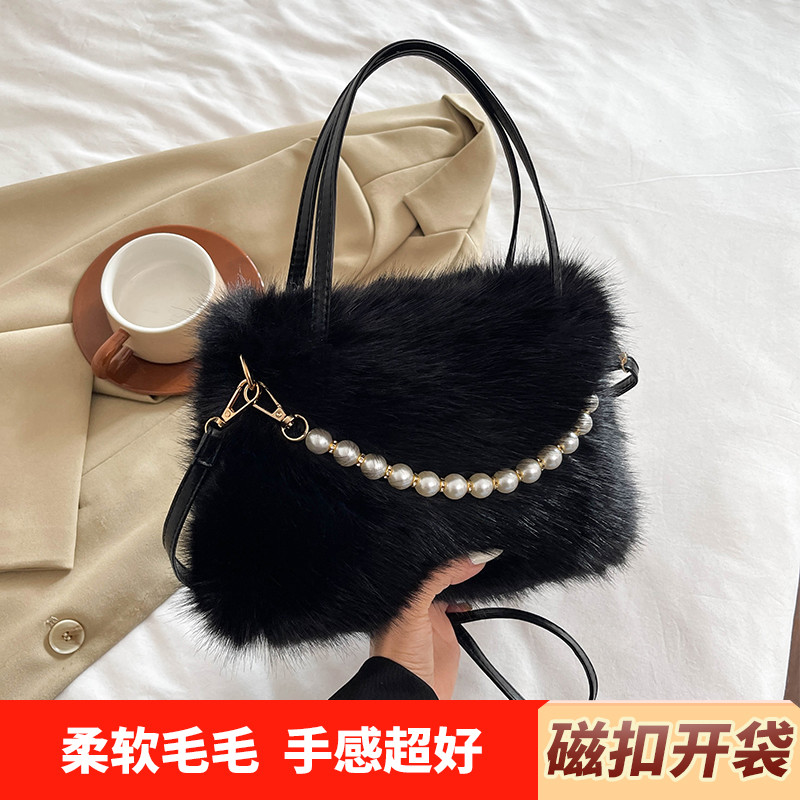 毛绒包包女斜挎包百搭小众秋冬毛茸茸零钱手机包单肩毛毛包手提包