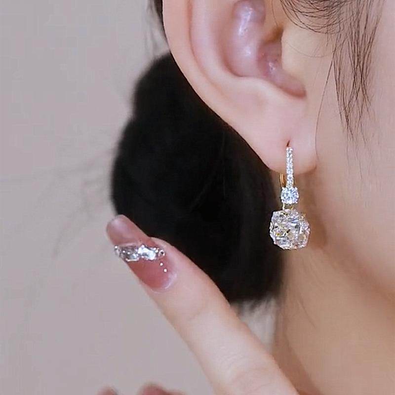 925银耳饰新款高级感轻奢小众时尚精致气质女耳钉锆石耳环百搭耳