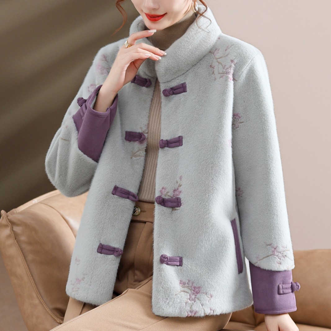 中国风妈妈外套秋冬款2023新款洋气高贵中年妈妈冬季仿皮草大衣