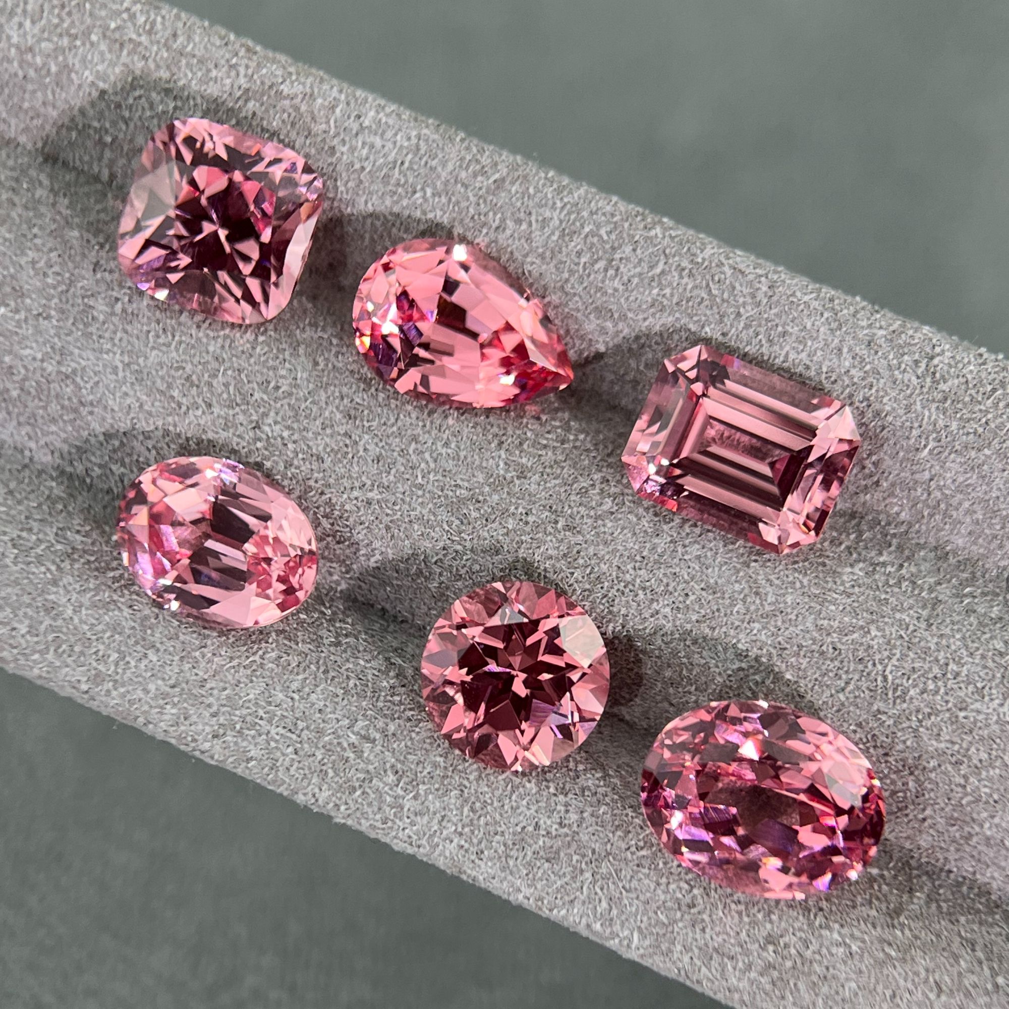 培育蓝宝石实验室培育彩色蓝宝石帕帕拉恰日出色高精切裸石