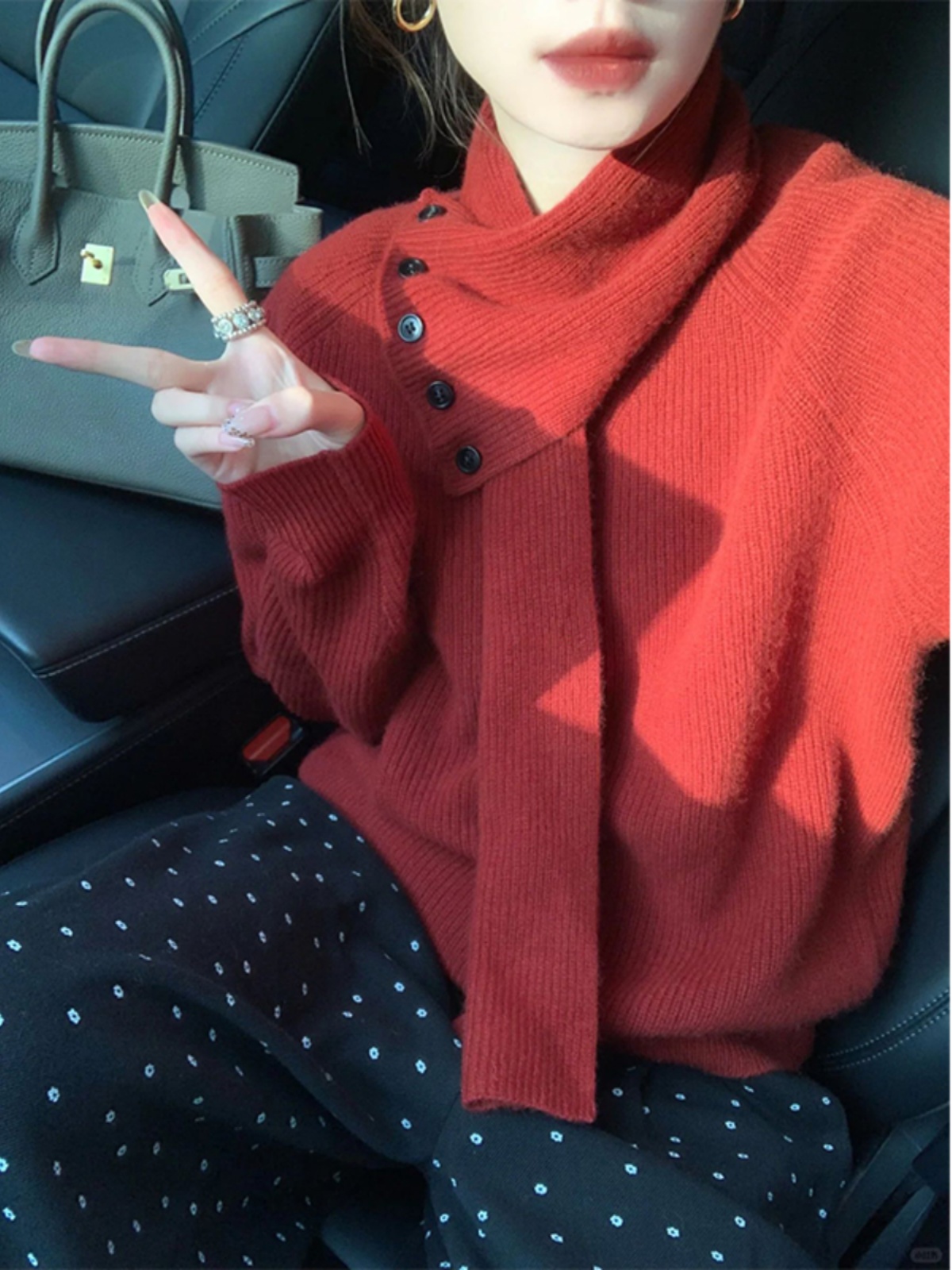 圣诞节穿搭红色围脖毛衣女款新款秋冬季加厚慵懒风针织衫上衣