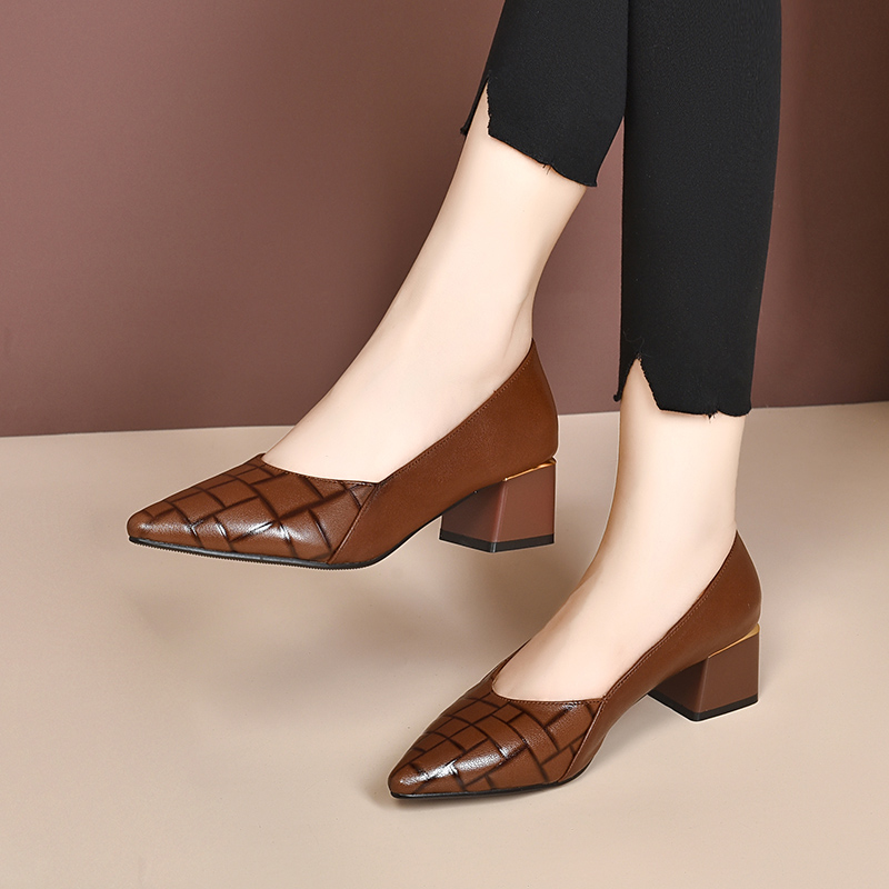 尖头浅口鞋女粗跟2025春秋新款中跟百搭小单鞋一脚蹬软底真皮女鞋