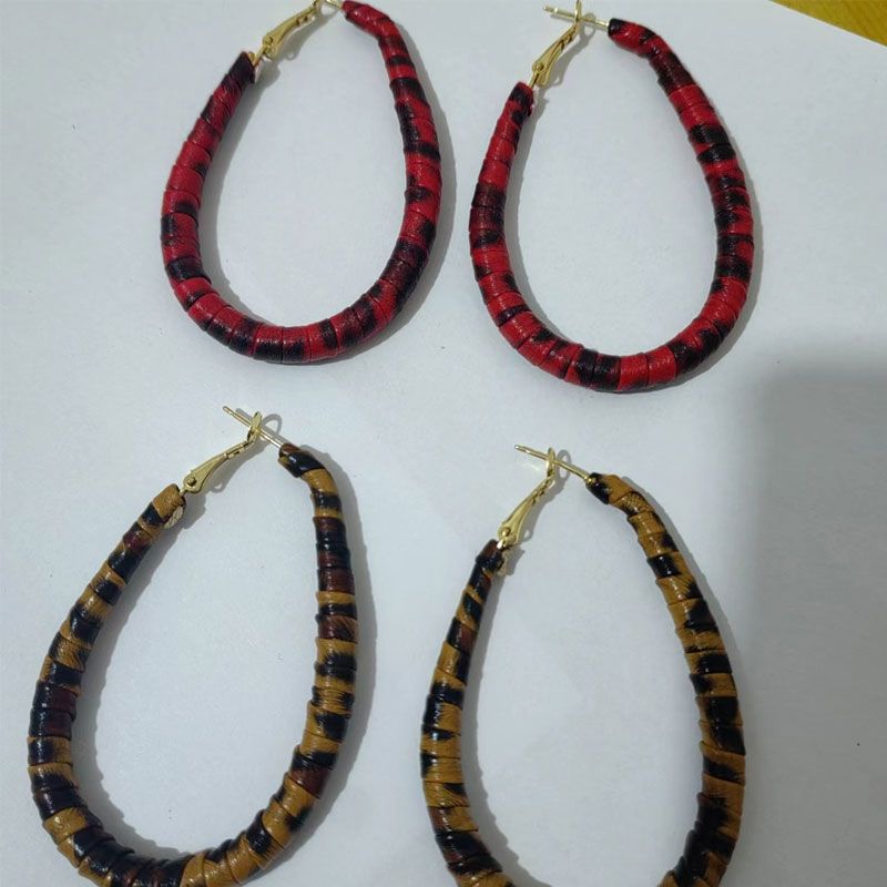 铜合金皮质耳饰 港风御姐高级轻奢椭圆简约耳环夸张超大撞色耳圈