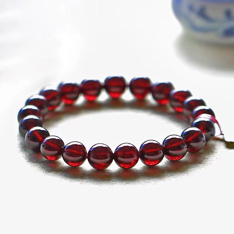 天然酒红石榴石手链巴西老矿女款冰种显白简约手串民族风百搭