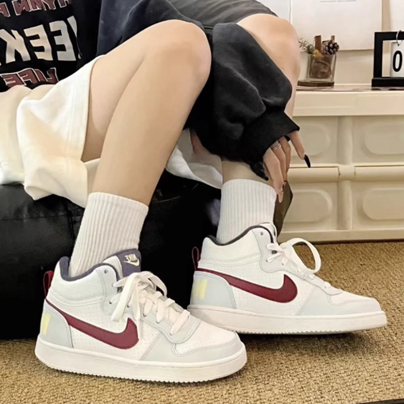 Nike/耐克Court Borough白红中帮复古女子百搭休闲板鞋FV8122-161
