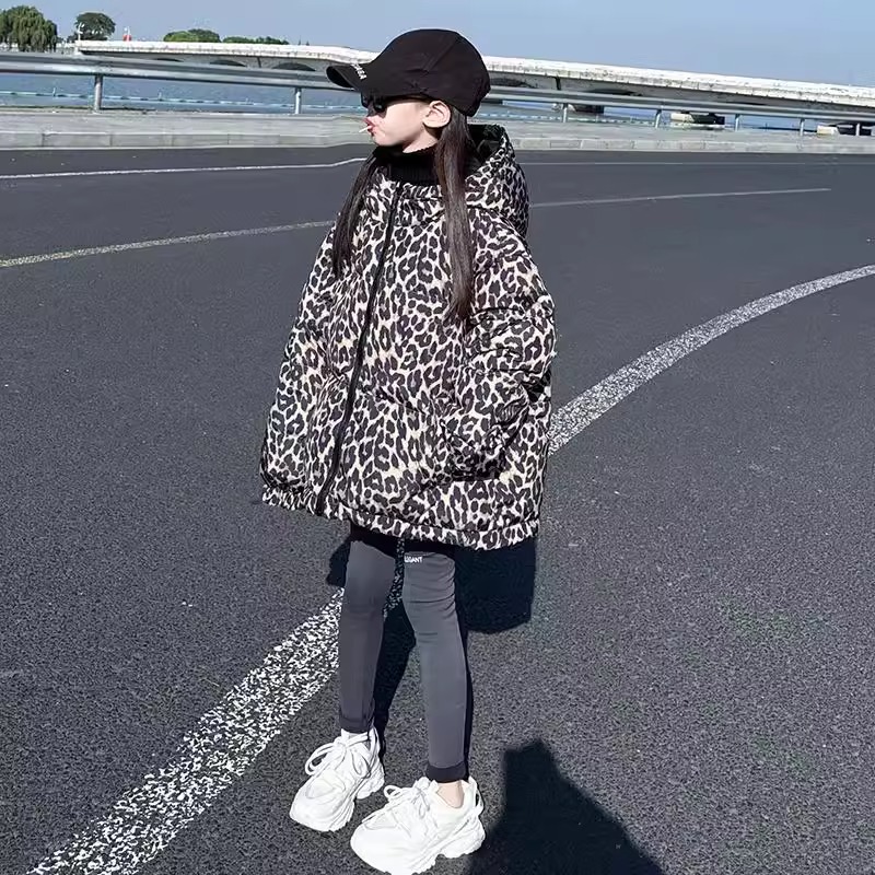 女童豹纹连帽两面穿羽绒服2024新款中大儿童洋气炸街潮牌冬季外套