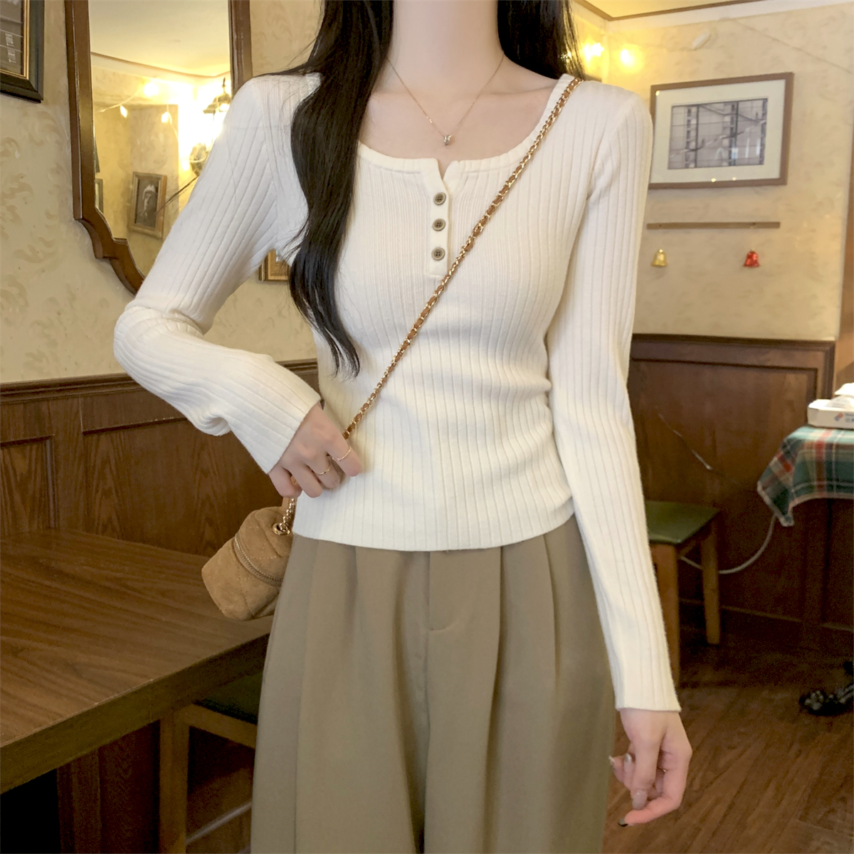 纽扣方领针织毛衣女2025春季韩版纯欲修身坑条上衣简约百搭打底衫