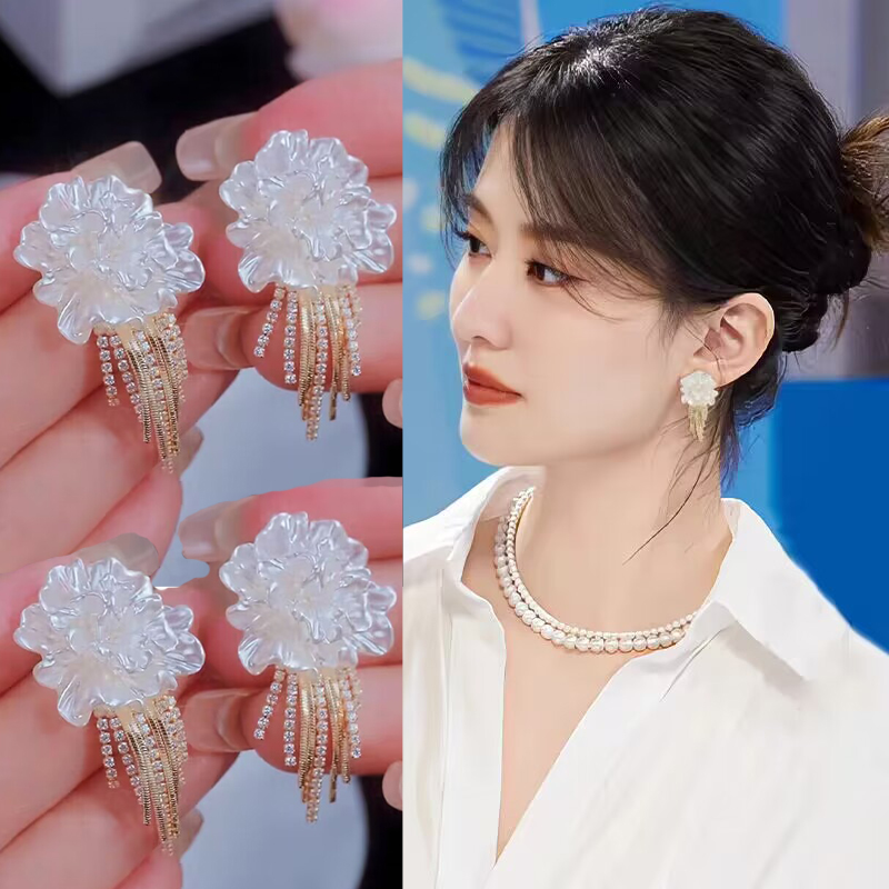 合金耳饰 白色耳环气质优雅闪钻流苏高级感夸张精致花朵银针耳钉