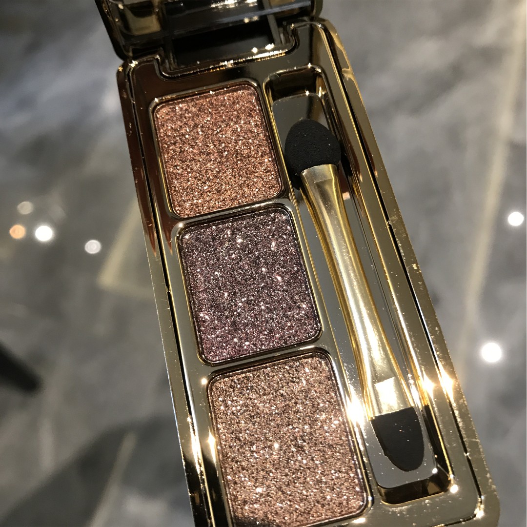 高颜值维妮小熊亮晶晶三色眼影盘亮片闪粉珠光学生网红同款正品