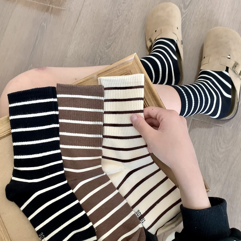 黑白春秋款女士时尚中筒条纹袜子保暖百搭运动袜长筒堆堆袜女款