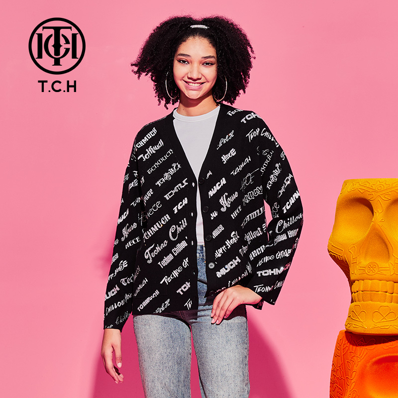TCH服饰店播-字母黑色时尚款长袖情侣针织衫印花宽松新T69D438026