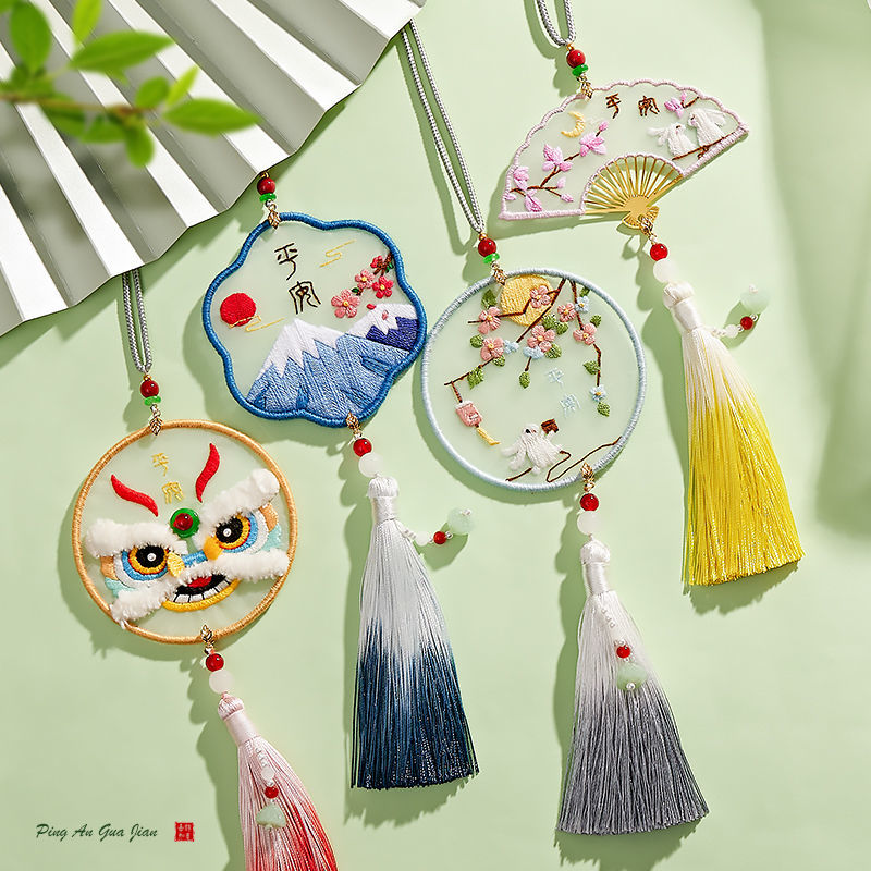 【半成品送视频教程】平安符刺绣车挂件平安福情侣送男友书签礼物