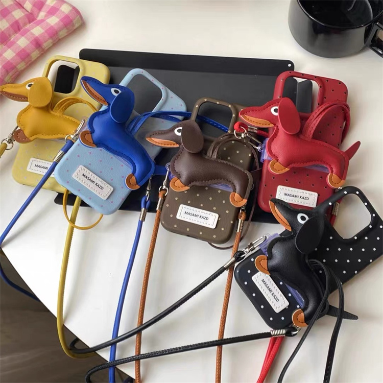 创意波点腊肠狗斜挎绳适用苹果iphone15promax小众14pro个性13女