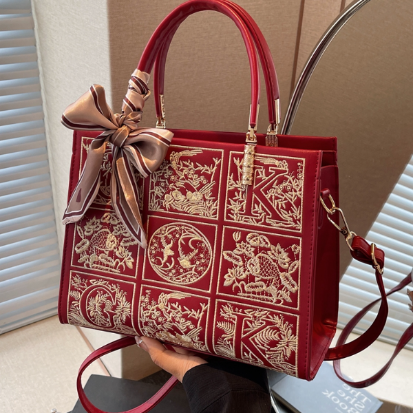 新中式国风刺绣红色包包女包大容量结婚包斜挎妈妈婆婆婚礼手提包