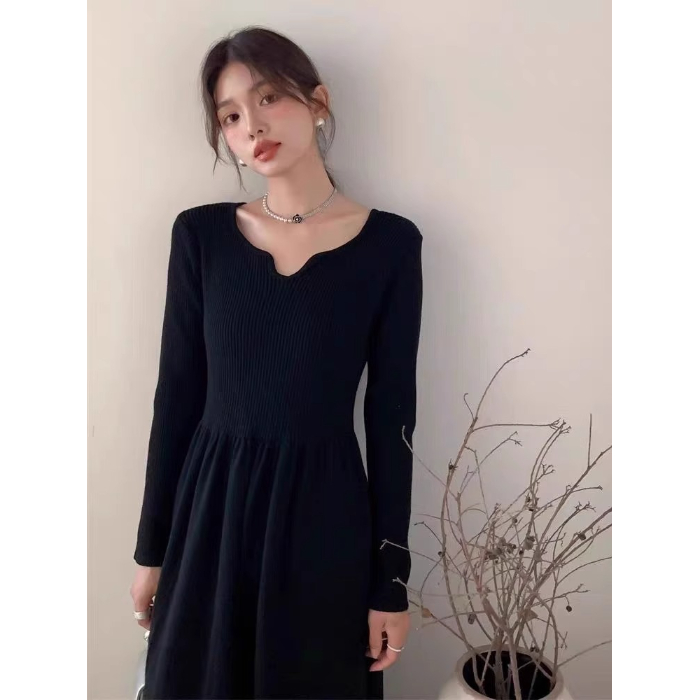 加厚孕妇针织内搭打底连衣裙秋冬新款小个子显瘦V领孕妇毛衣裙
