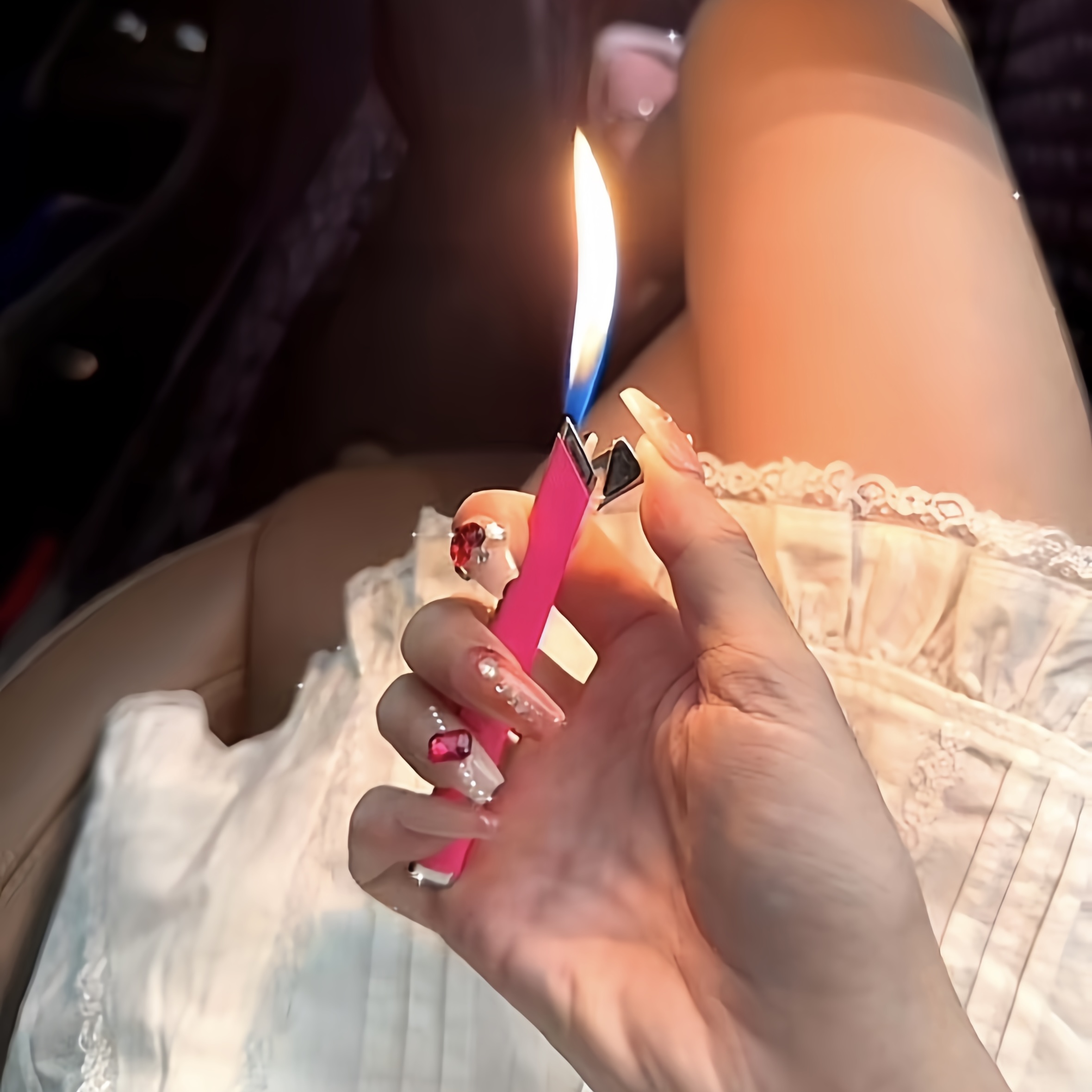 笑笑生/网红女士优雅细长条小巧时尚马卡龙糖果色简约创意打火机