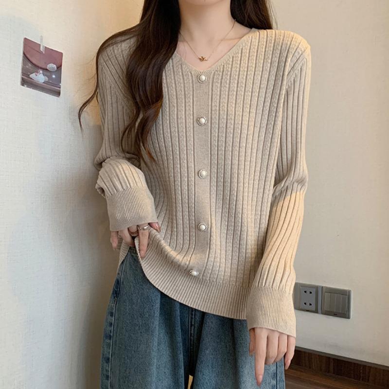 大码遮肚子钉珠V领针织打底衫女秋冬胖妹妹宽松显瘦百搭长袖上衣