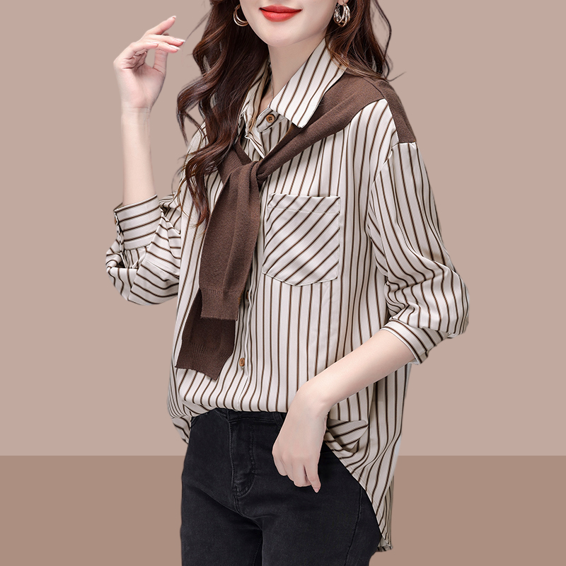 假两件条纹衬衫女2025春秋新款韩版撞色设计感小众显瘦长袖女上衣
