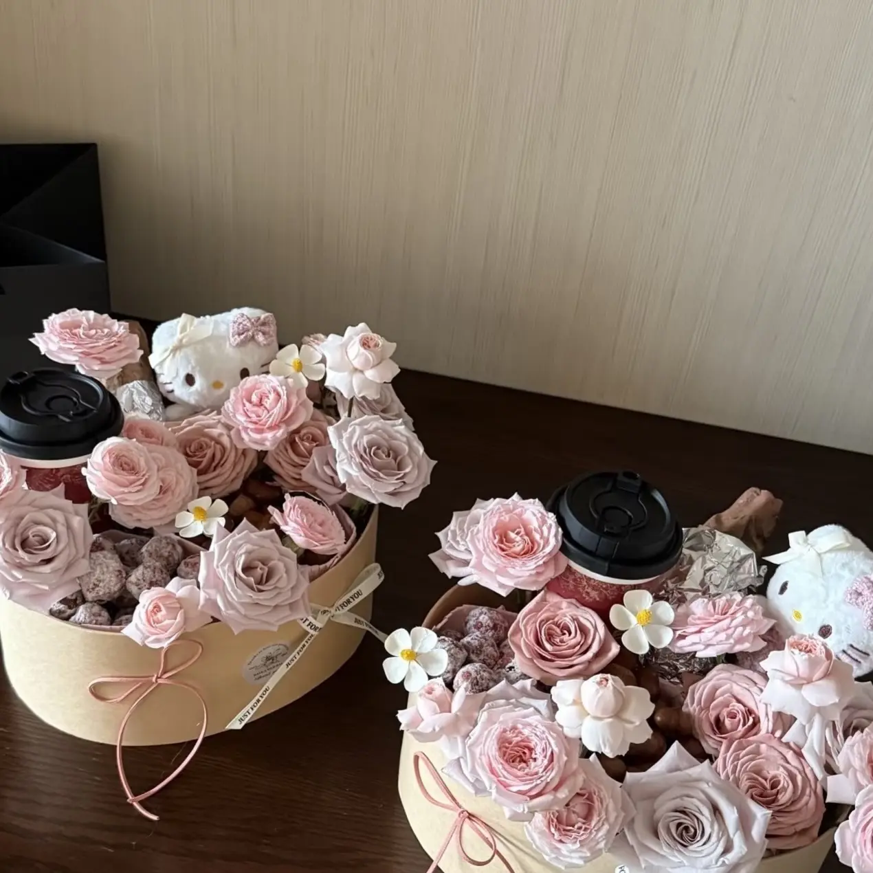 入冬四件套奶茶鲜花混搭礼盒同城配送送女友男友浪漫礼物