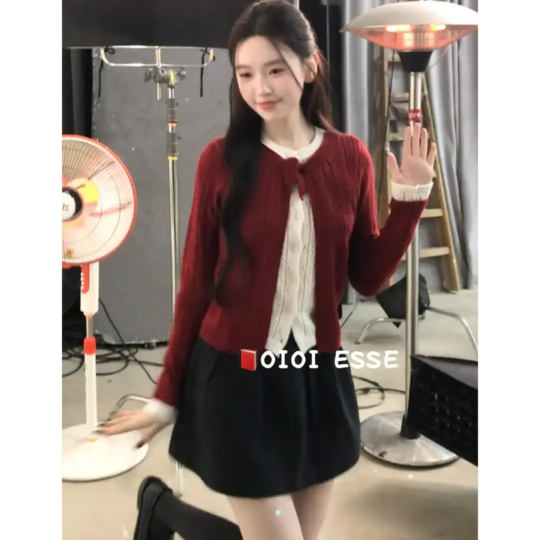 秋冬穿搭一整套女2026新款甜美减龄红色拼接假两件针织衫百搭短裙