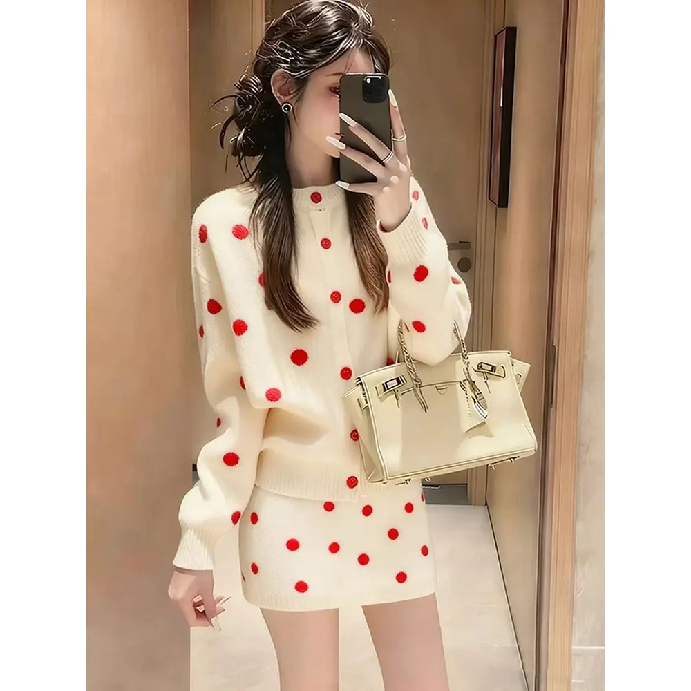 韩系一整套深冬穿搭白色针织套装女2025新款波点上衣半身裙两件套