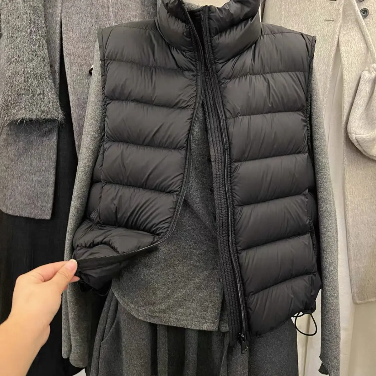 【一只璐甄选】R017白鸭绒排骨马甲2025休闲宽绒羽绒马甲短款新款