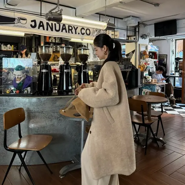 秋冬极简松弛宽松中长款双面羊羔毛外套保暖舒适