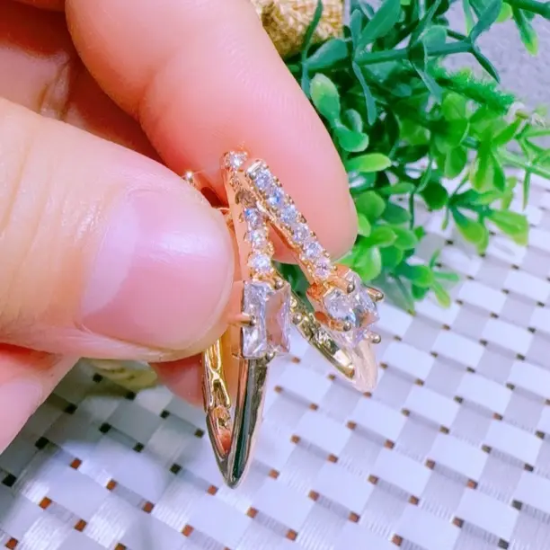 铜合金玻璃耳饰 白色耳环 时尚洋气民族风不分年龄بەك چىرايلىق