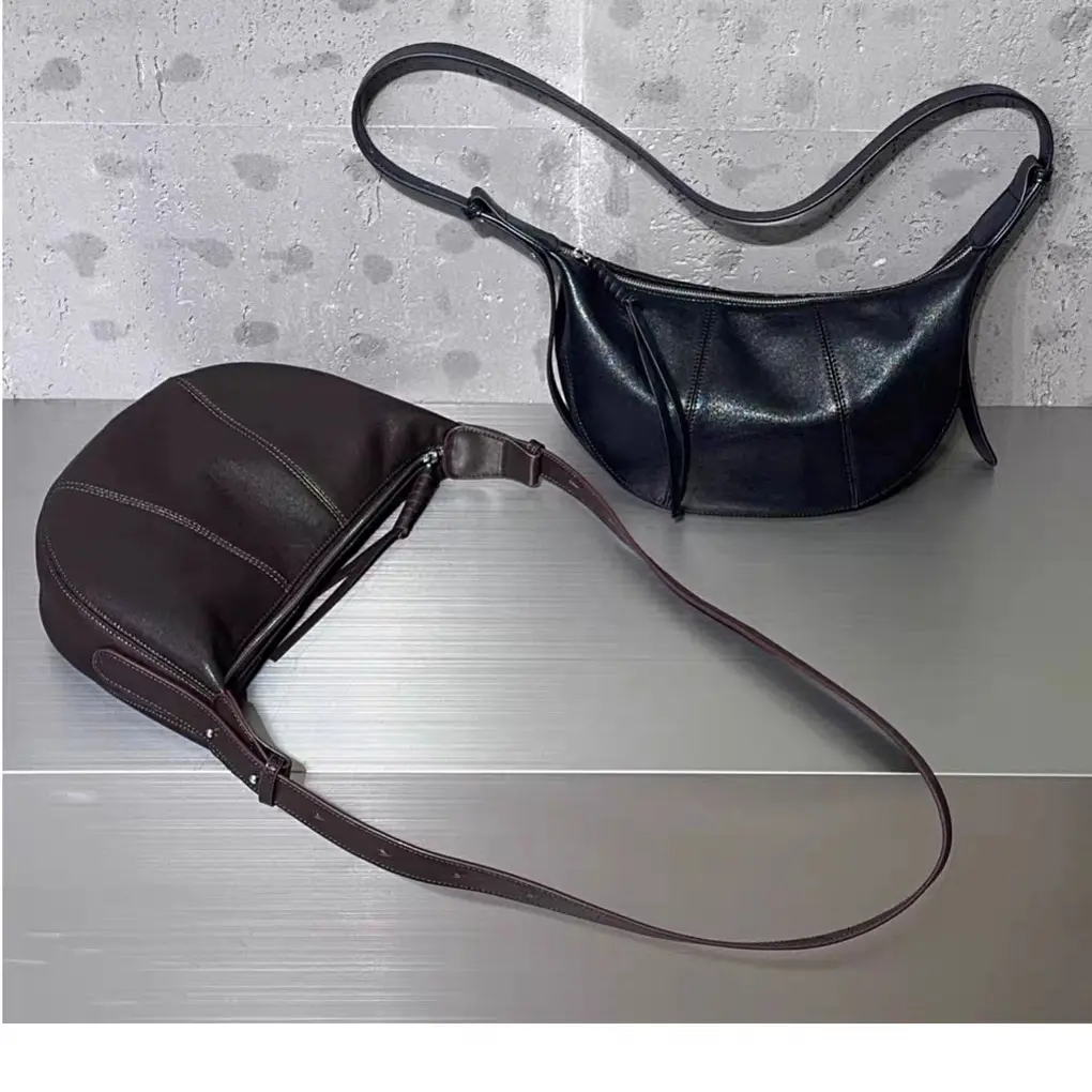 2025新款百豆复古马鞍包休闲真皮牛角包百搭软牛皮女单肩斜挎包