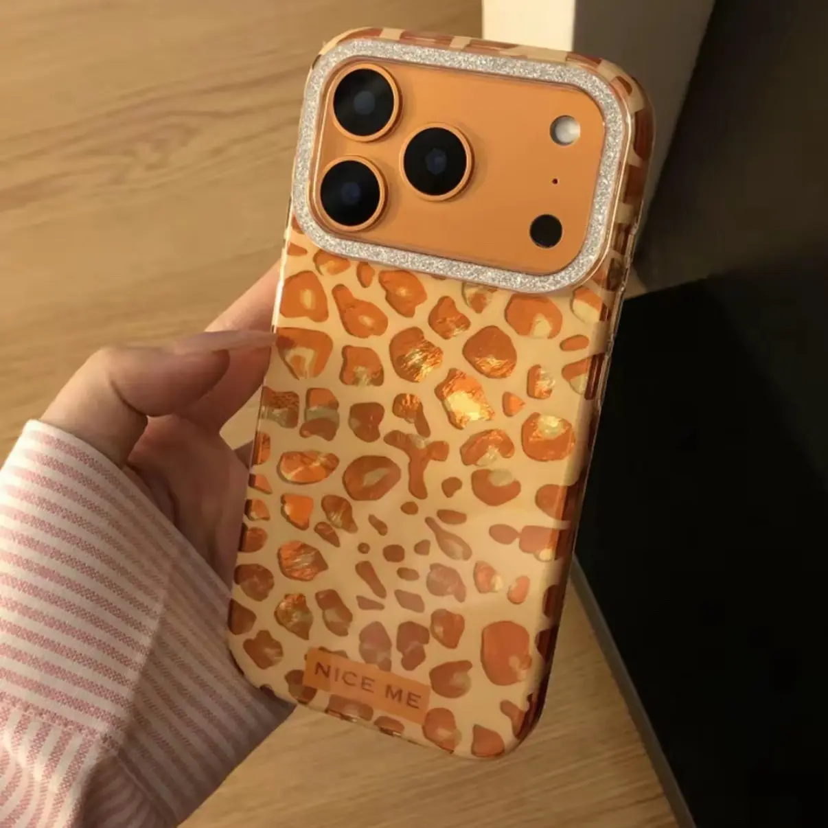 橙豹纹闪粉镜头适用苹果17promax手机壳新款16pro女高级防摔潮15