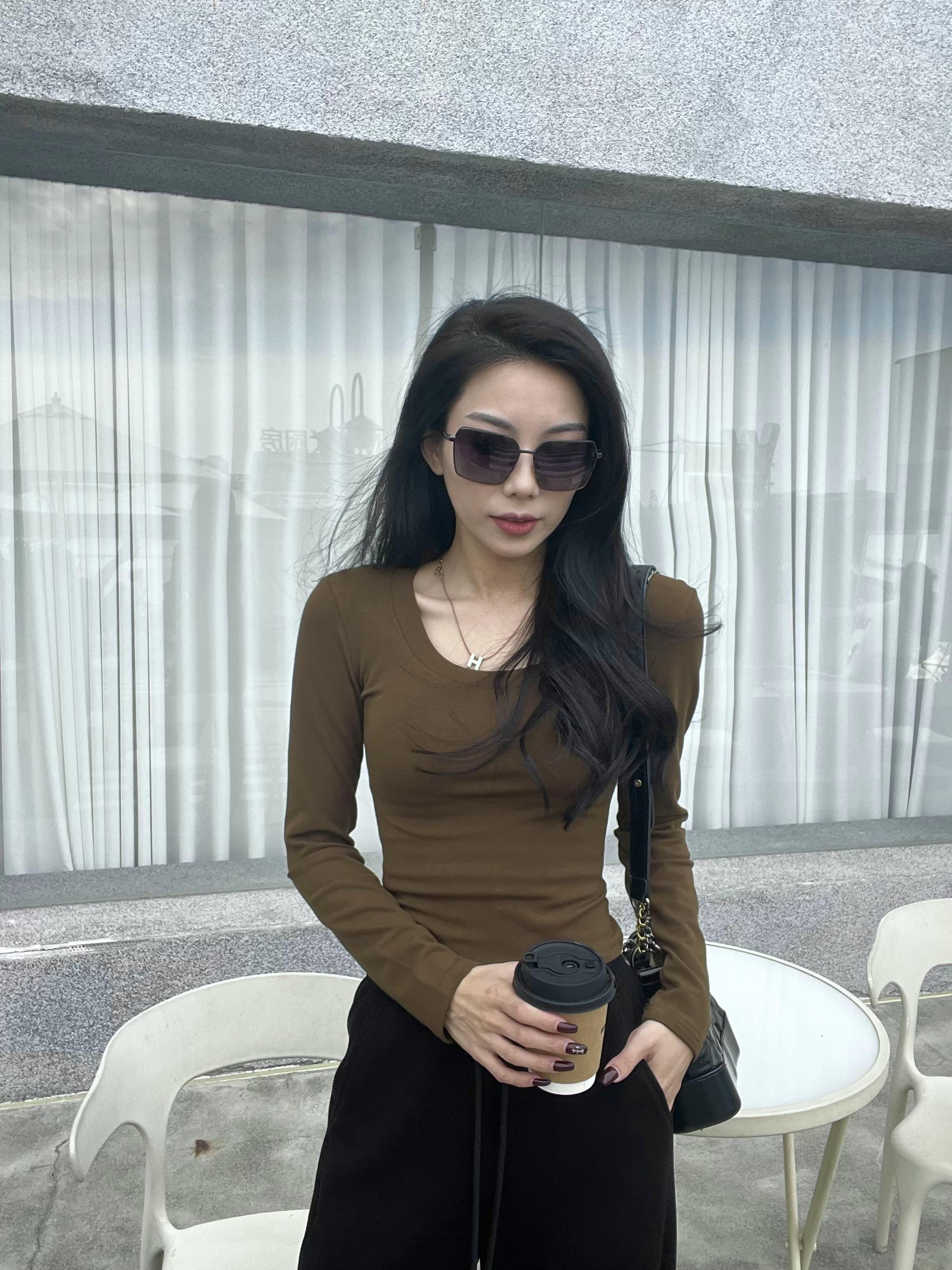 新款设计感时尚显瘦修身圆领纯色长袖百搭内搭T恤打底衫韩版