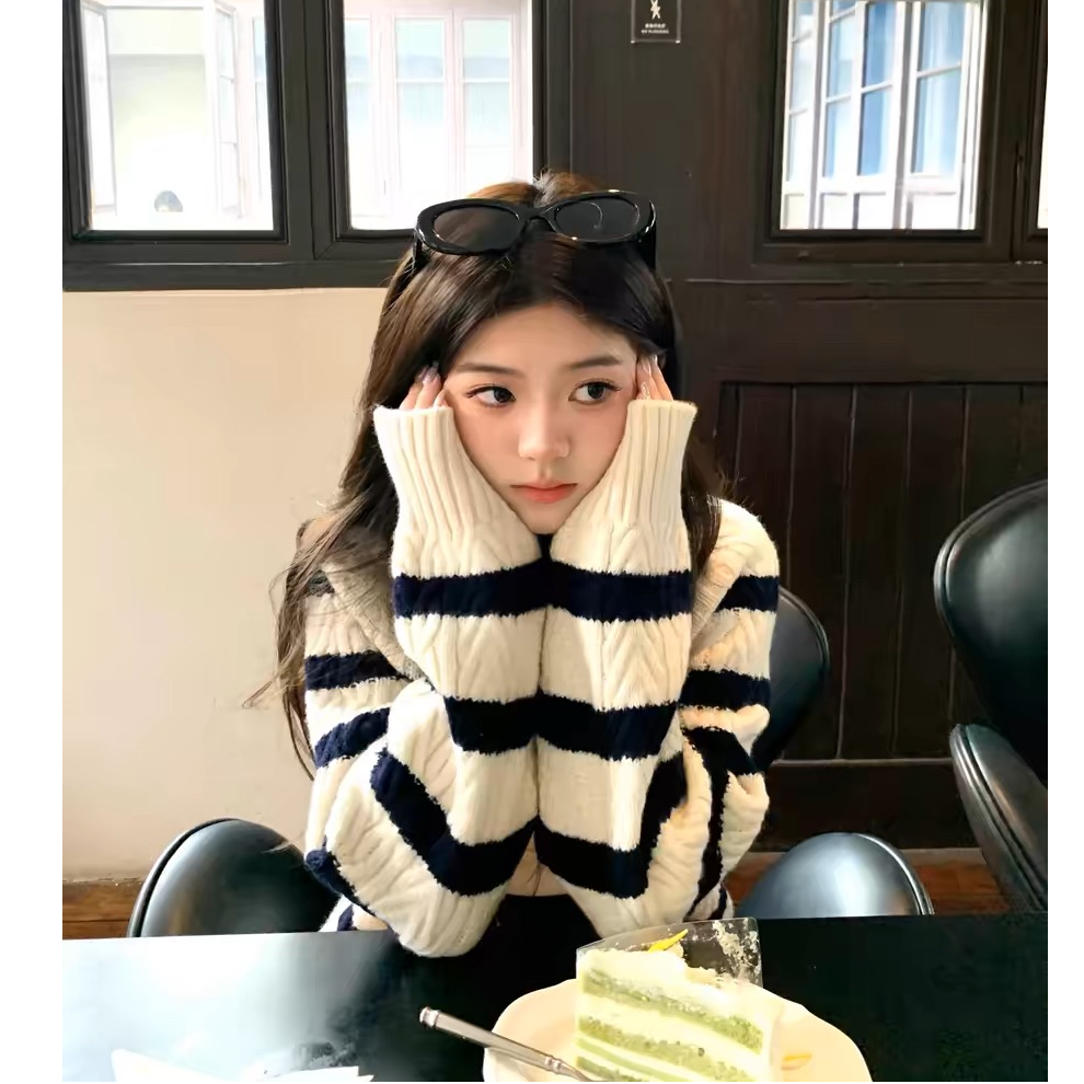 温柔风条纹毛衣开衫女秋冬2025新款松弛感慵懒软糯针织衫短款外套