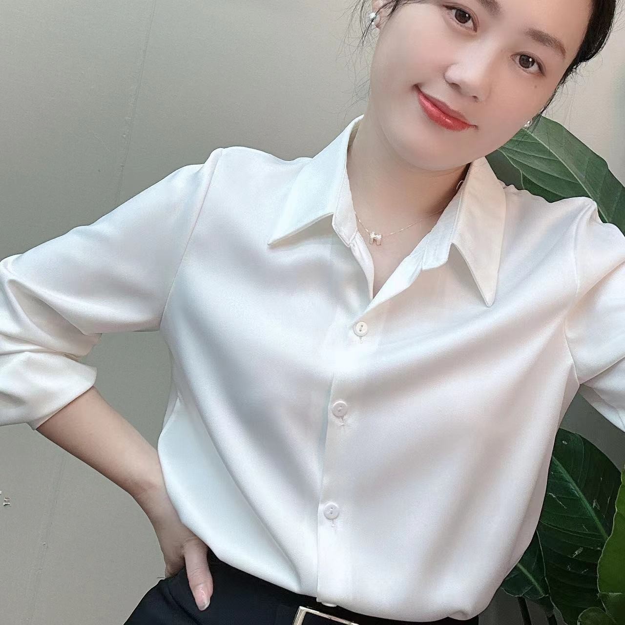 春秋衬衫缎面长袖开衫上衣简约气质高级感通勤百搭纯色衬衣