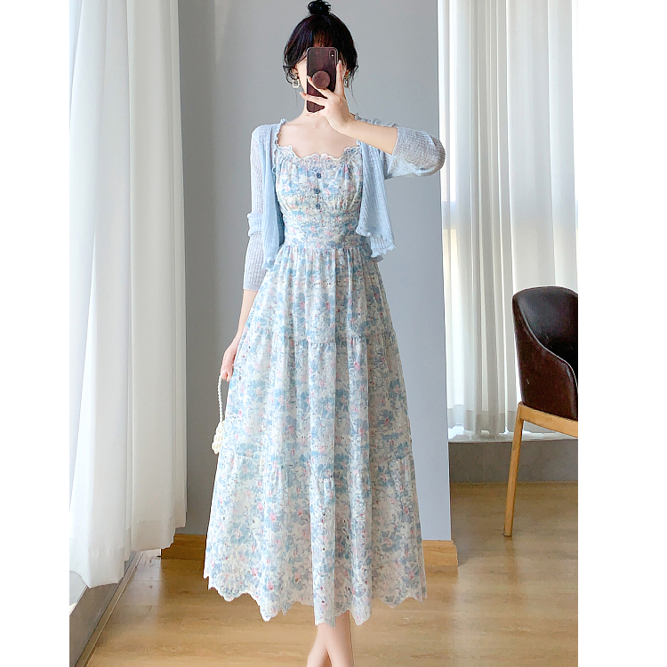 温柔风刺绣碎花吊带连衣裙女2025春秋新款中长款收腰显瘦仙女裙子