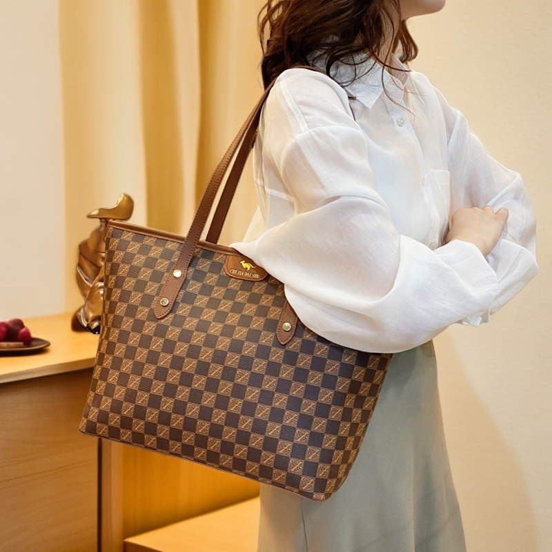 2025百搭托特包轻奢单肩包高档经典通勤女士印花休闲大容量大包包