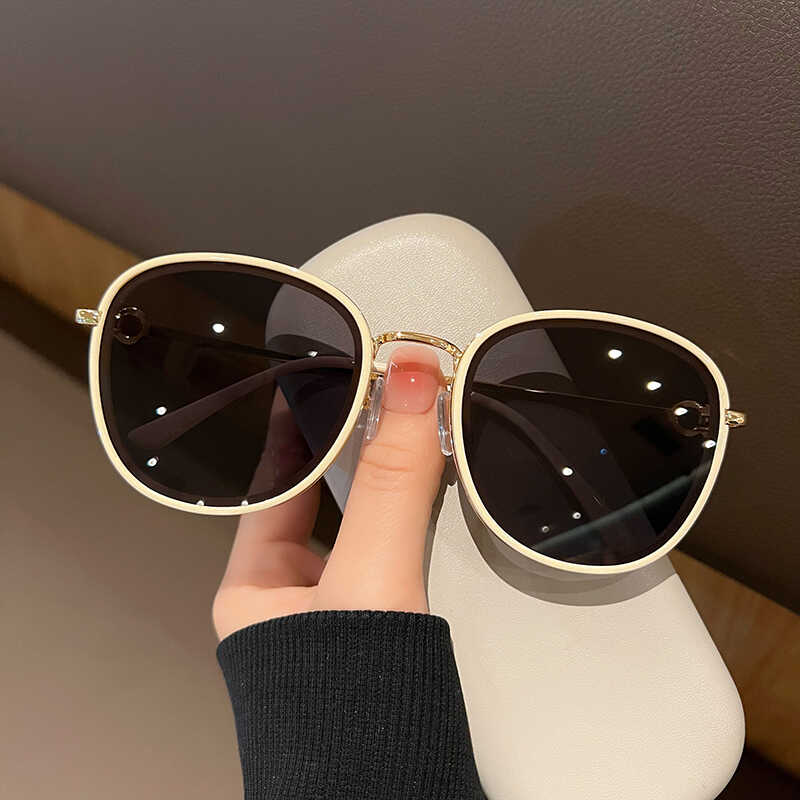 墨镜2024新款潮女海边显脸小复古圆形大框太阳镜白色边框防紫外线